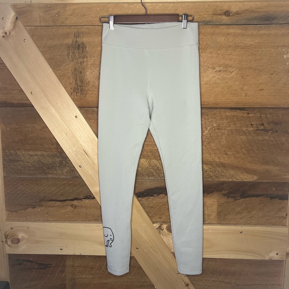 Ivory Ella Athletic Leggings Pants Elephant Black print Women’s Large - Picture 6 of 10